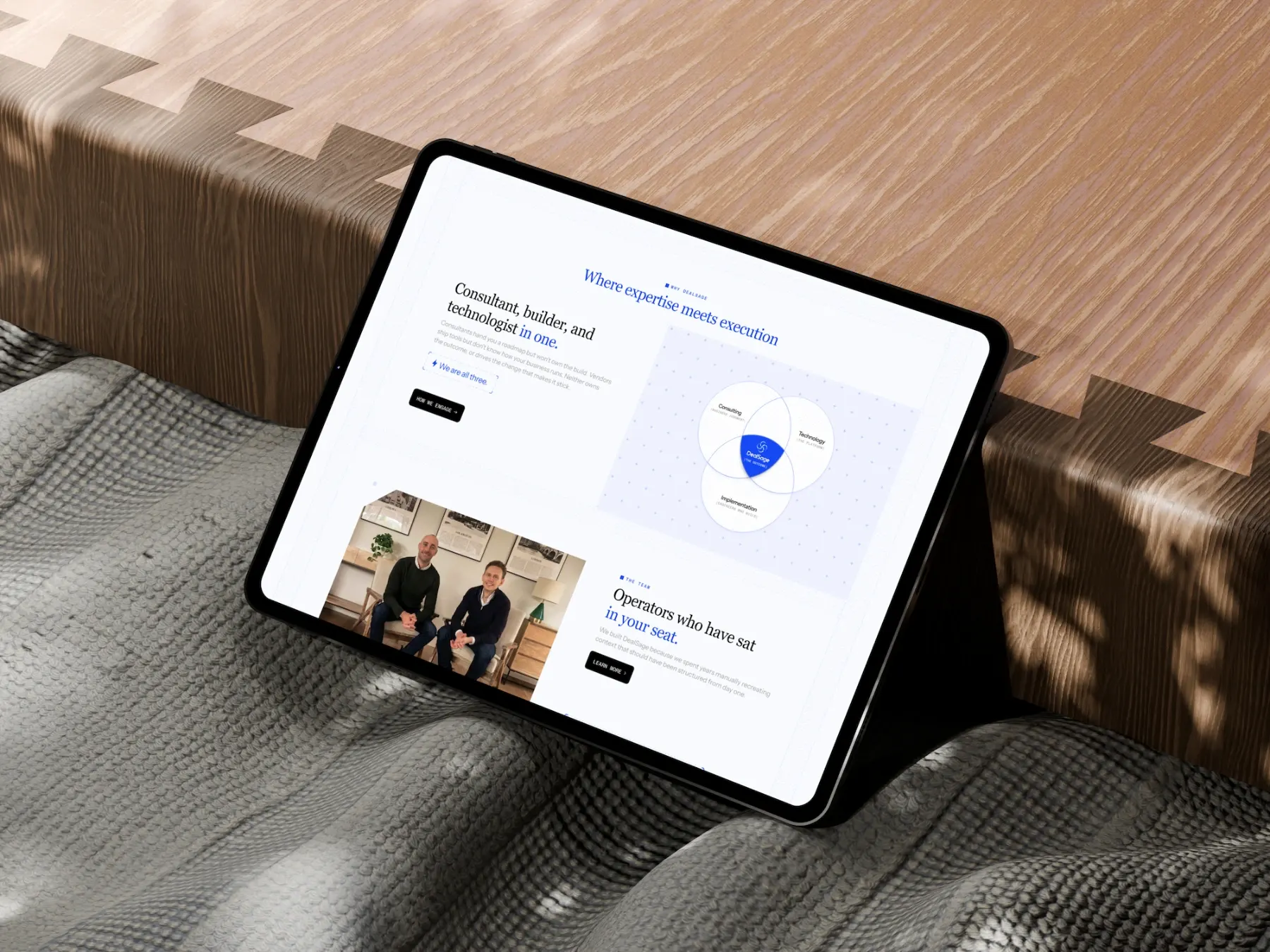 DealSage site, showcase mockup